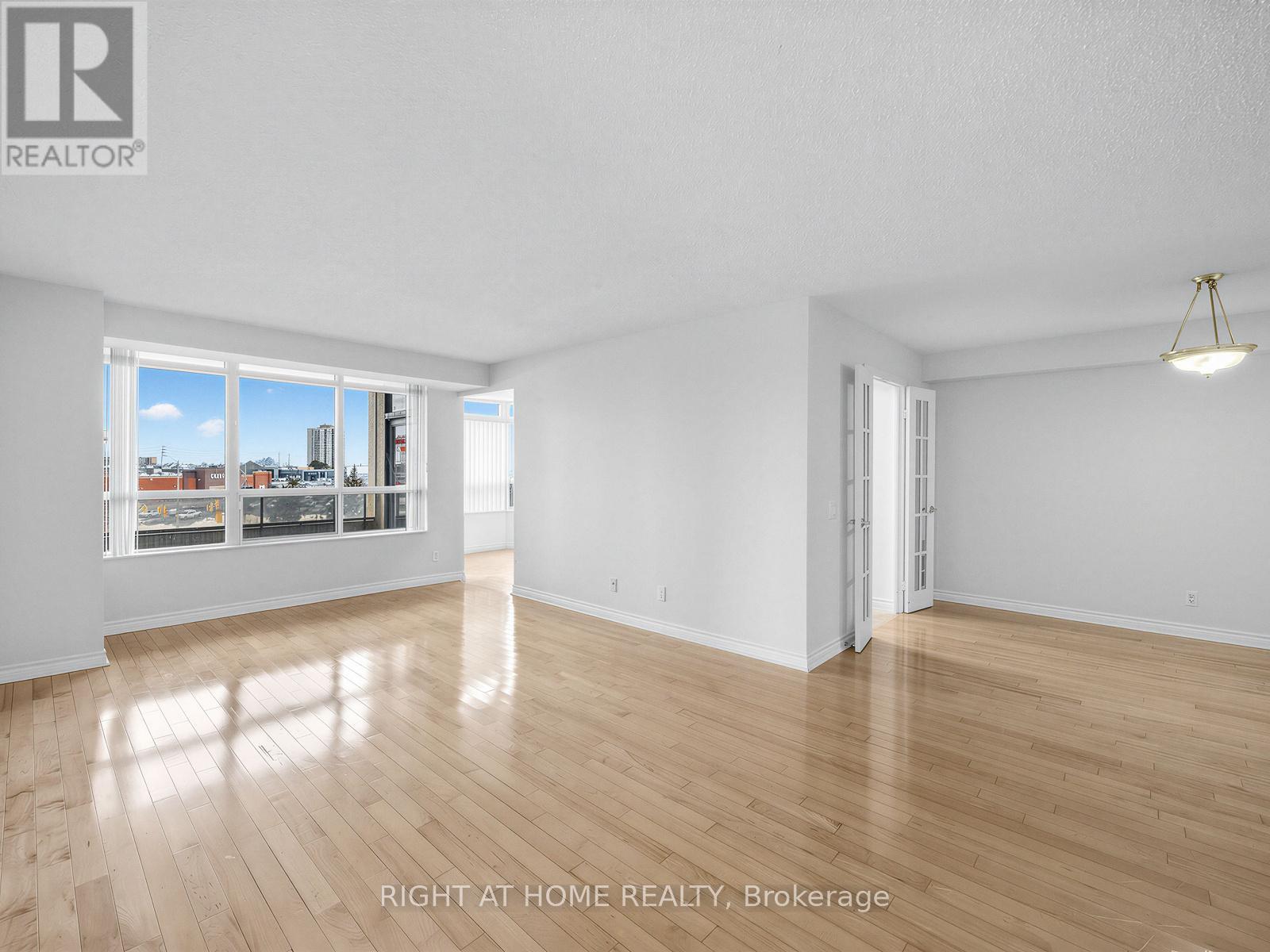 505 - 35 Kingsbridge Garden Circle, Mississauga, Ontario  L5R 3Z5 - Photo 8 - W12788238