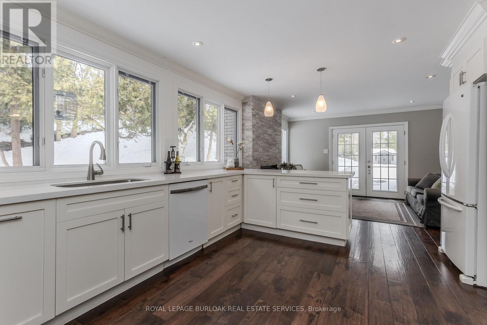 15 Ireson Road, Burlington, Ontario  L7P 0T2 - Photo 10 - W12788240