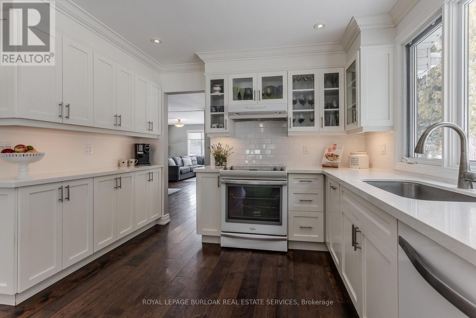 15 Ireson Road, Burlington, Ontario  L7P 0T2 - Photo 9 - W12788240