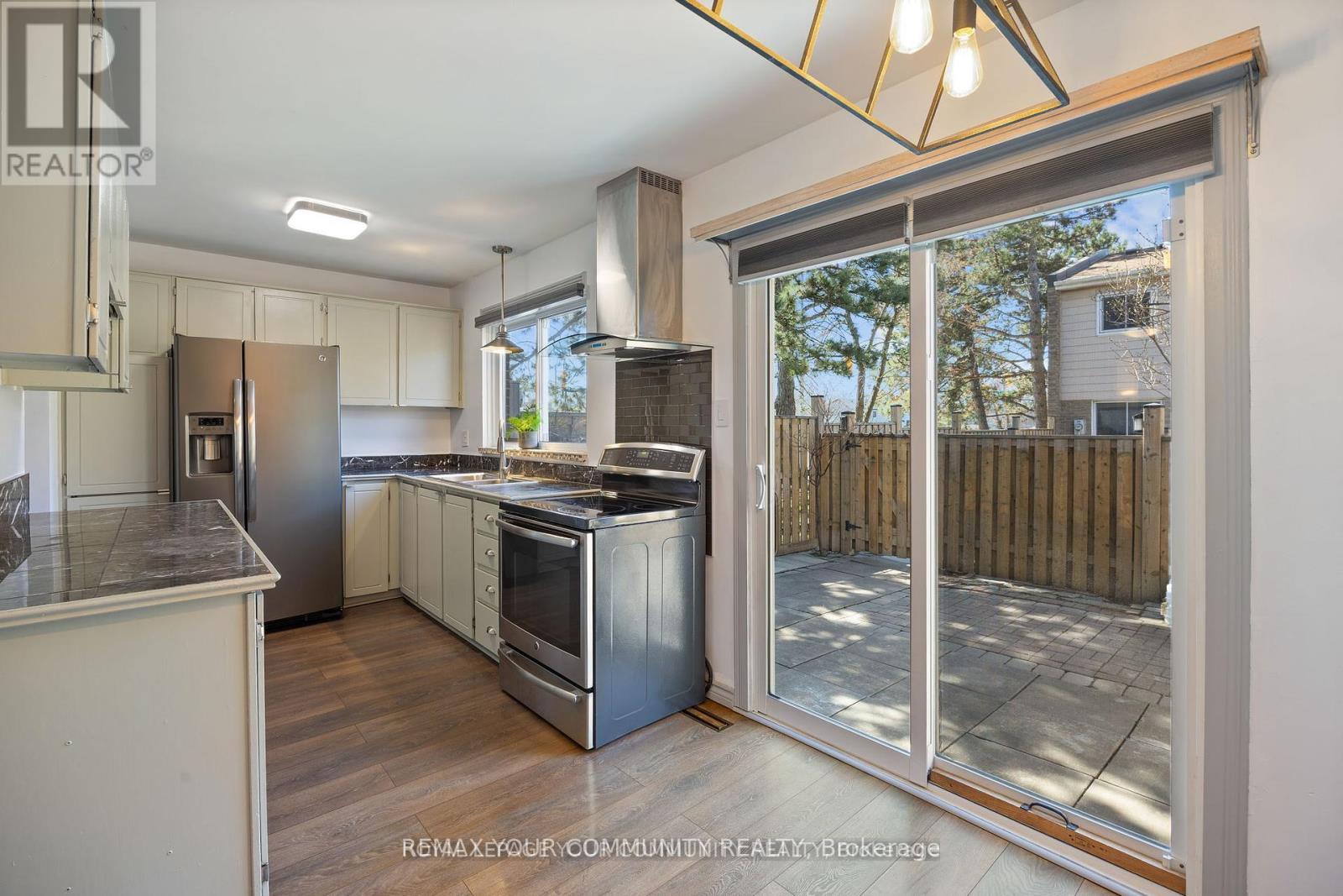 39 - 1020 Central Park Drive, Brampton, Ontario  L6S 3J5 - Photo 2 - W12788244