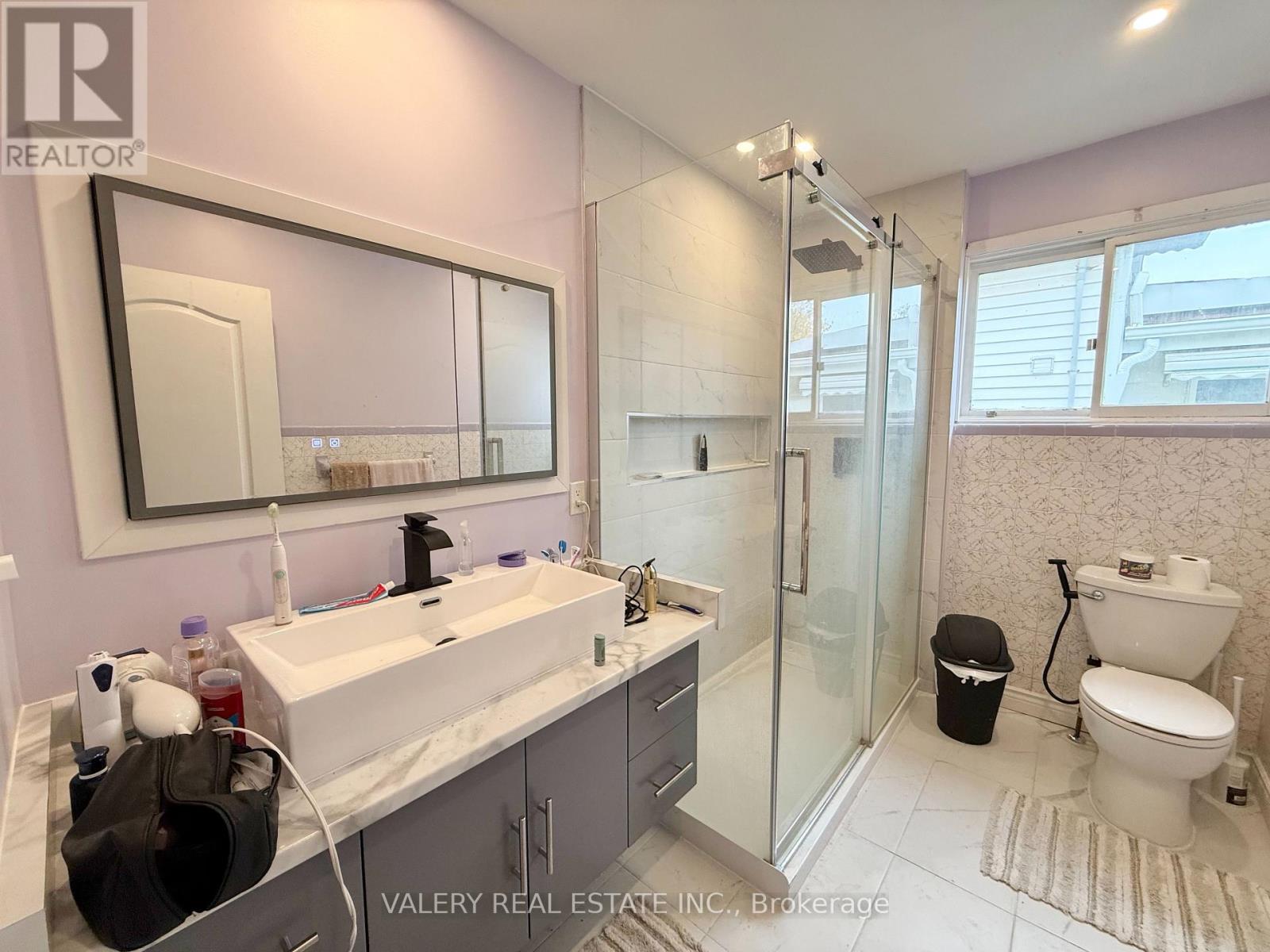 1102 Langlois Ave Avenue, Windsor, Ontario  N9A 2H5 - Photo 15 - X12788096