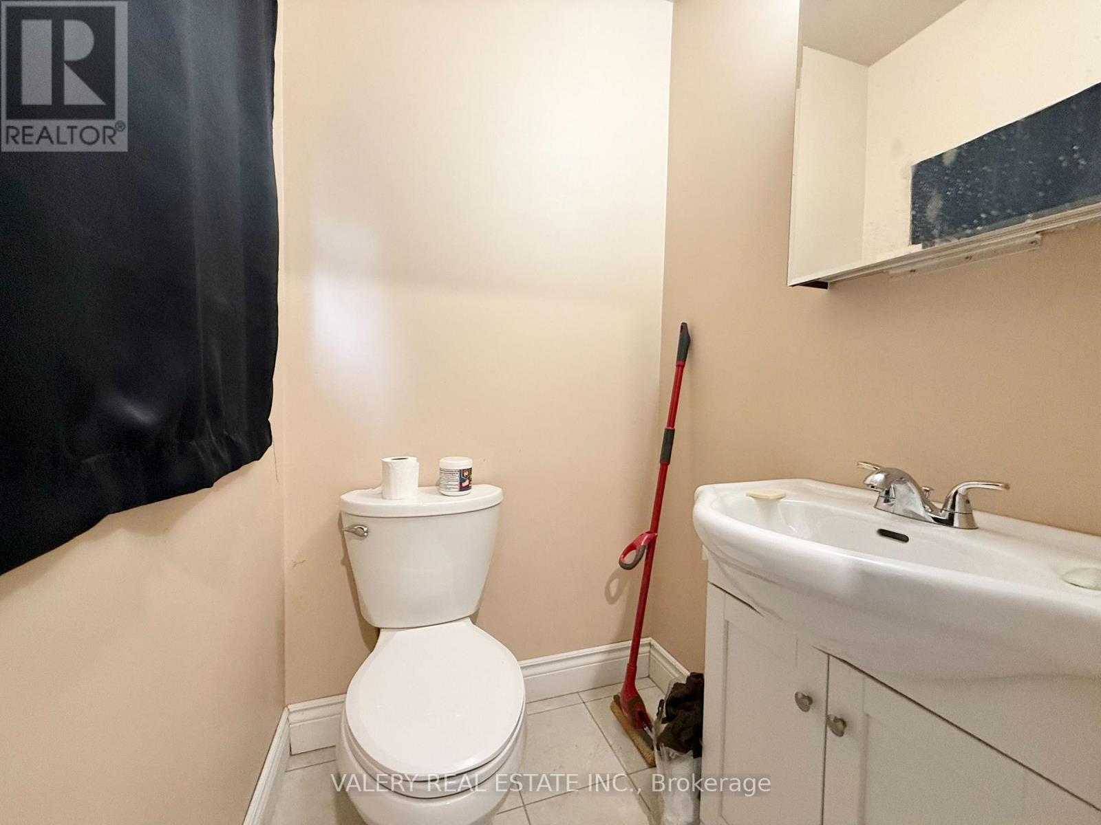 1102 Langlois Ave Avenue, Windsor, Ontario  N9A 2H5 - Photo 8 - X12788096