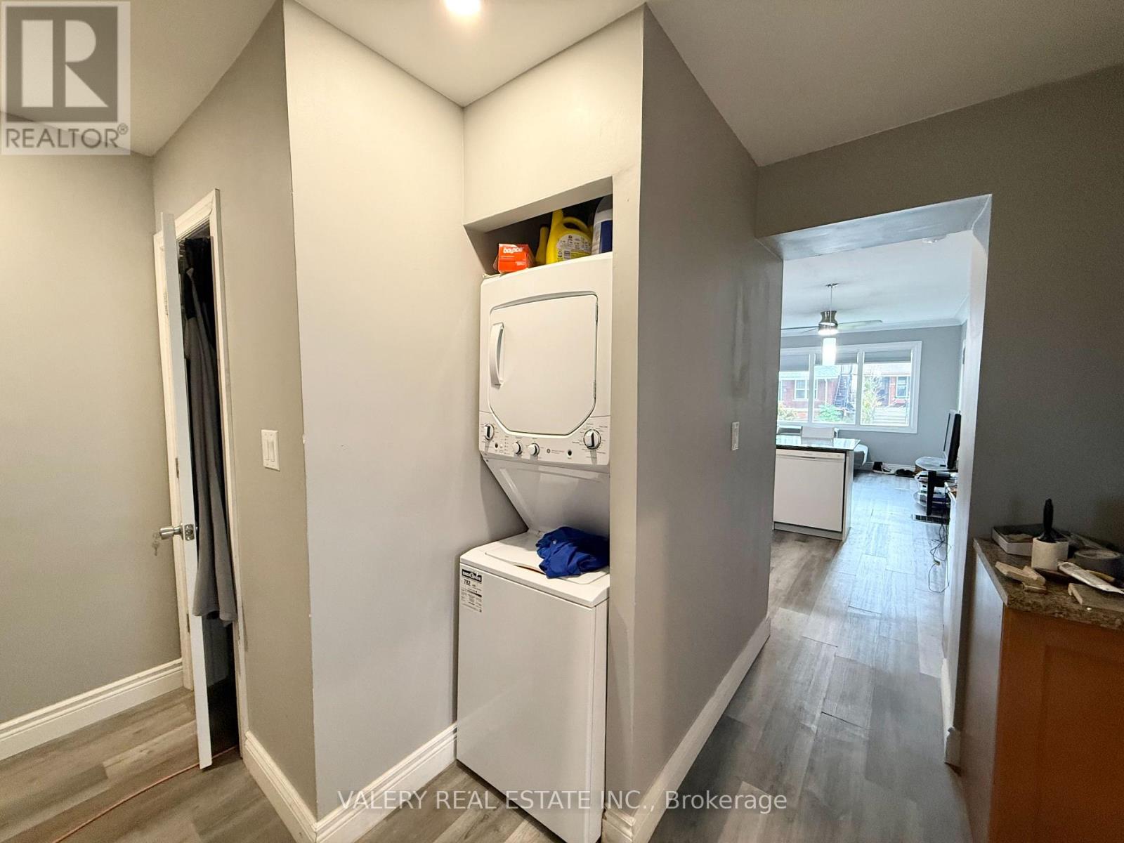 1102 Langlois Ave Avenue, Windsor, Ontario  N9A 2H5 - Photo 9 - X12788096