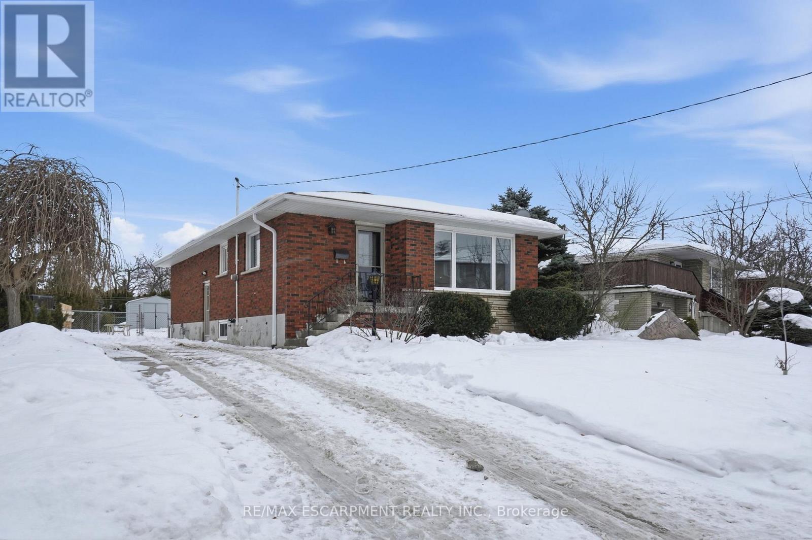 201 Manning Avenue, Hamilton, Ontario  L9A 3G3 - Photo 1 - X12788108
