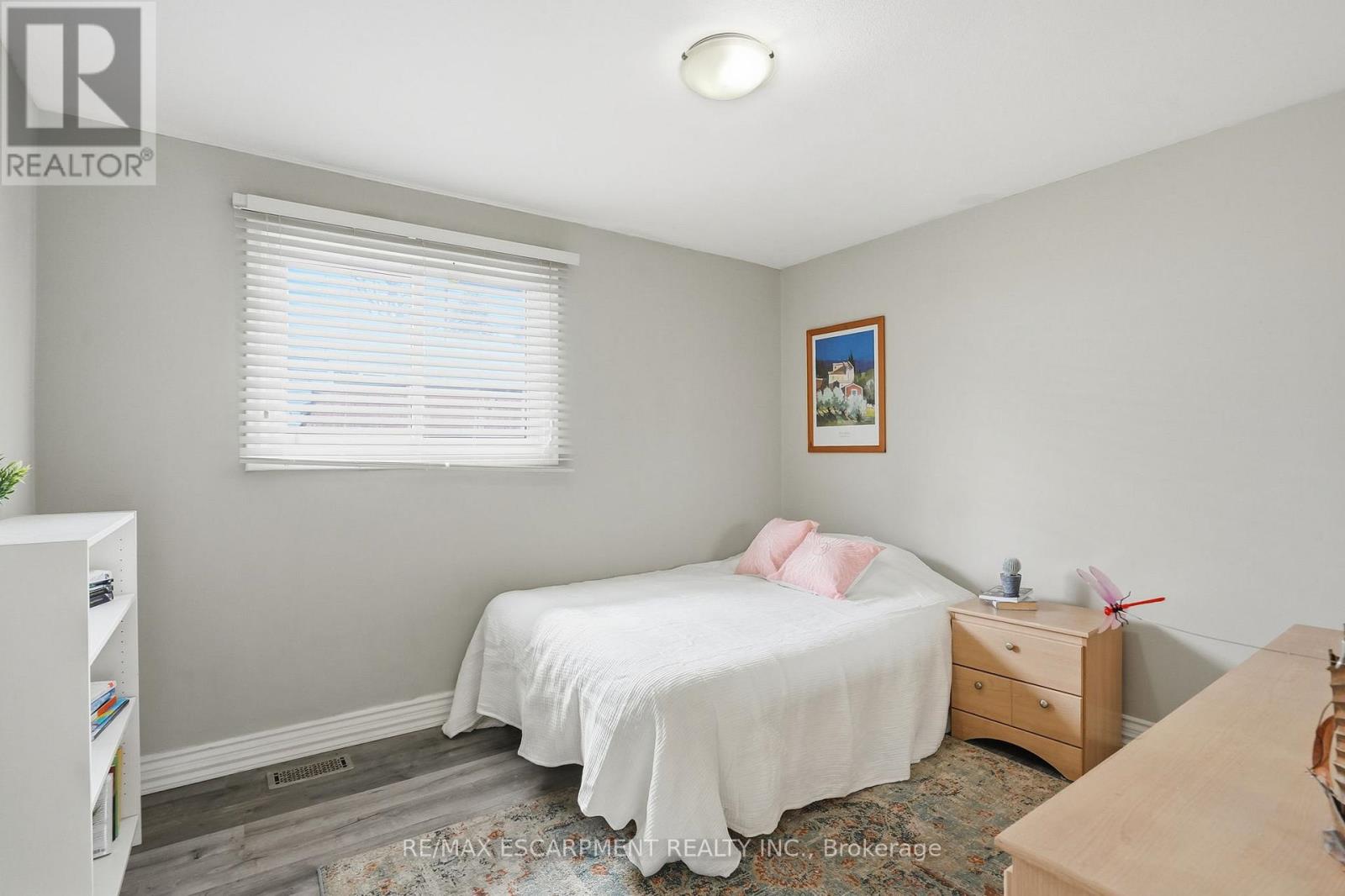 201 Manning Avenue, Hamilton, Ontario  L9A 3G3 - Photo 13 - X12788108