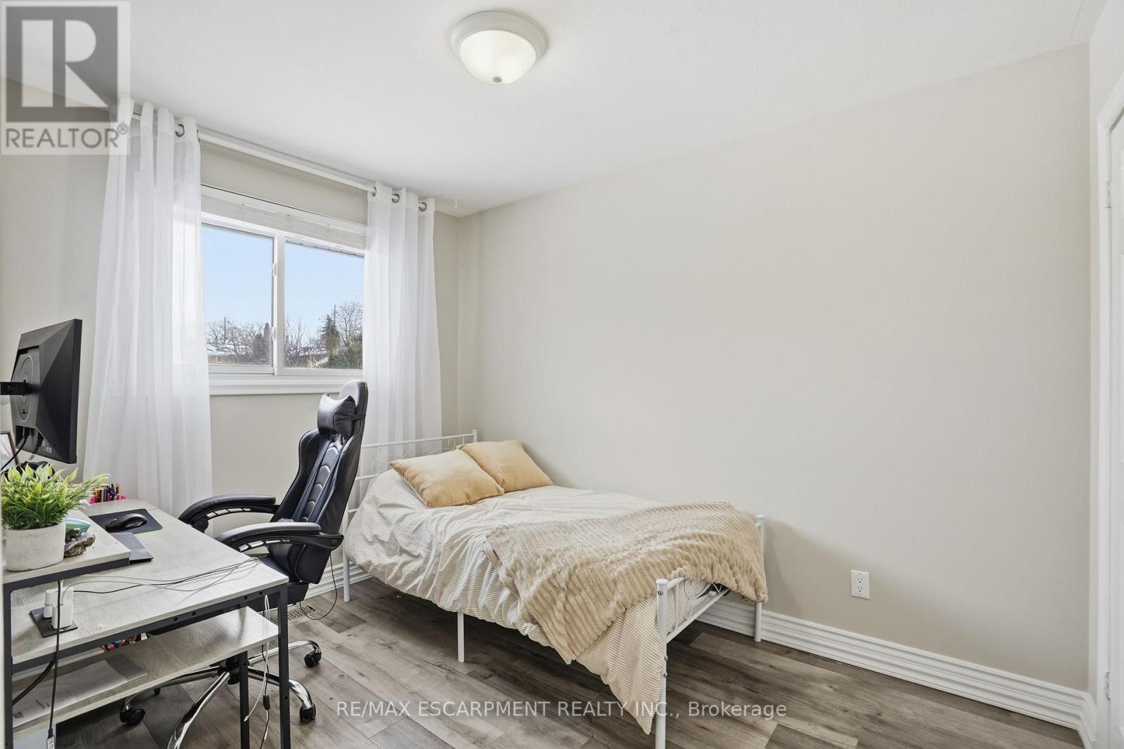 201 Manning Avenue, Hamilton, Ontario  L9A 3G3 - Photo 15 - X12788108