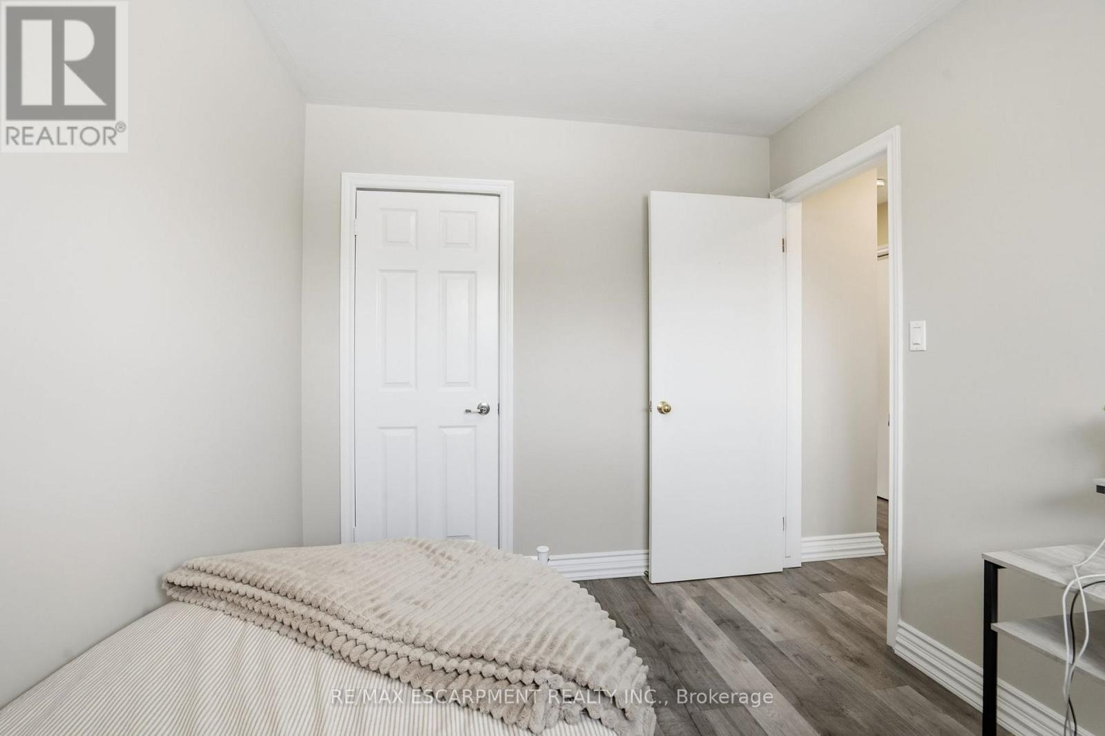 201 Manning Avenue, Hamilton, Ontario  L9A 3G3 - Photo 16 - X12788108