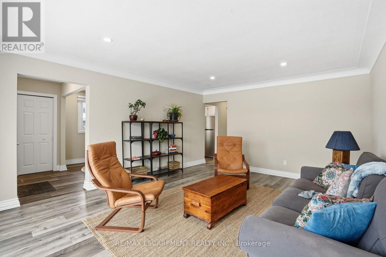 201 Manning Avenue, Hamilton, Ontario  L9A 3G3 - Photo 4 - X12788108