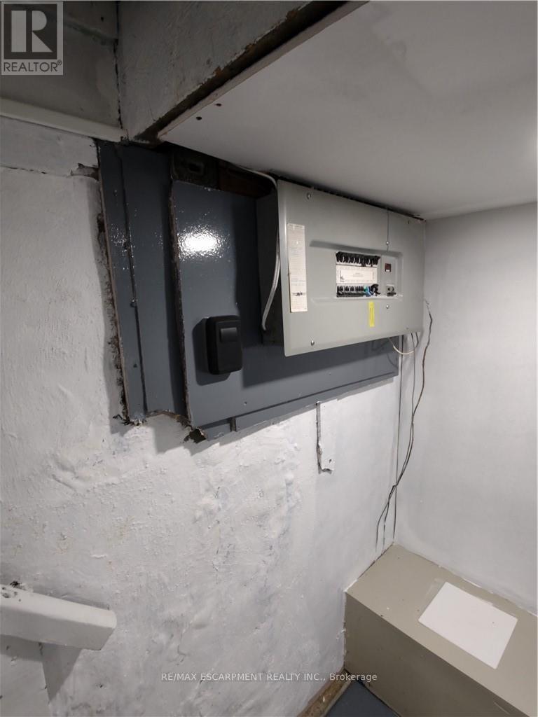 82 Sussex Street, Hamilton, Ontario  L8S 2E3 - Photo 12 - X12788178