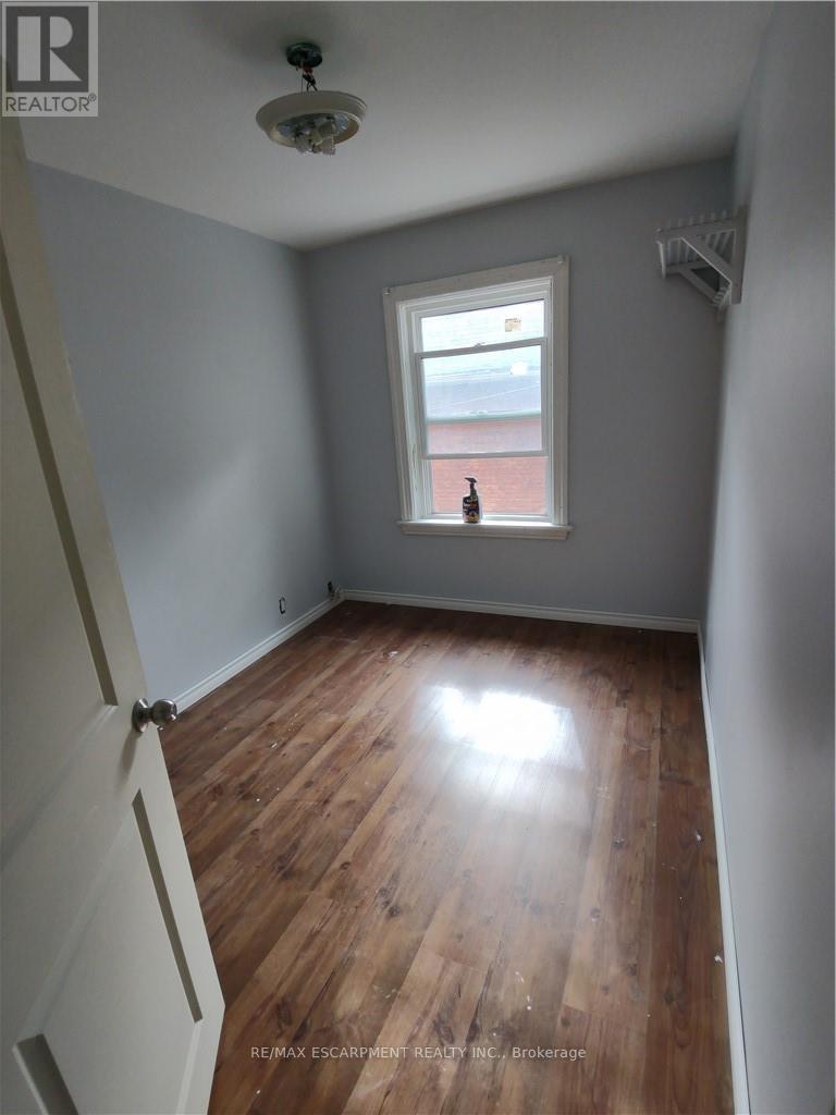 82 Sussex Street, Hamilton, Ontario  L8S 2E3 - Photo 6 - X12788178