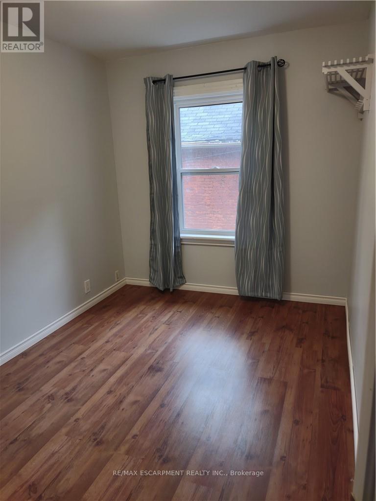 82 Sussex Street, Hamilton, Ontario  L8S 2E3 - Photo 9 - X12788178