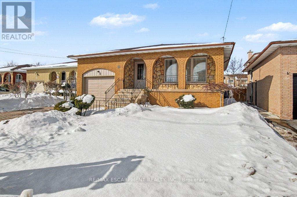 18 Ridley Drive, Hamilton, Ontario  L8W 1J2 - Photo 2 - X12788224