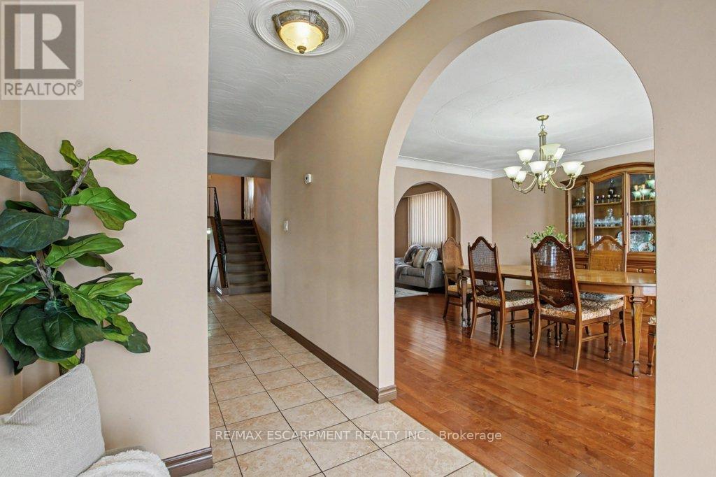 18 Ridley Drive, Hamilton, Ontario  L8W 1J2 - Photo 6 - X12788224