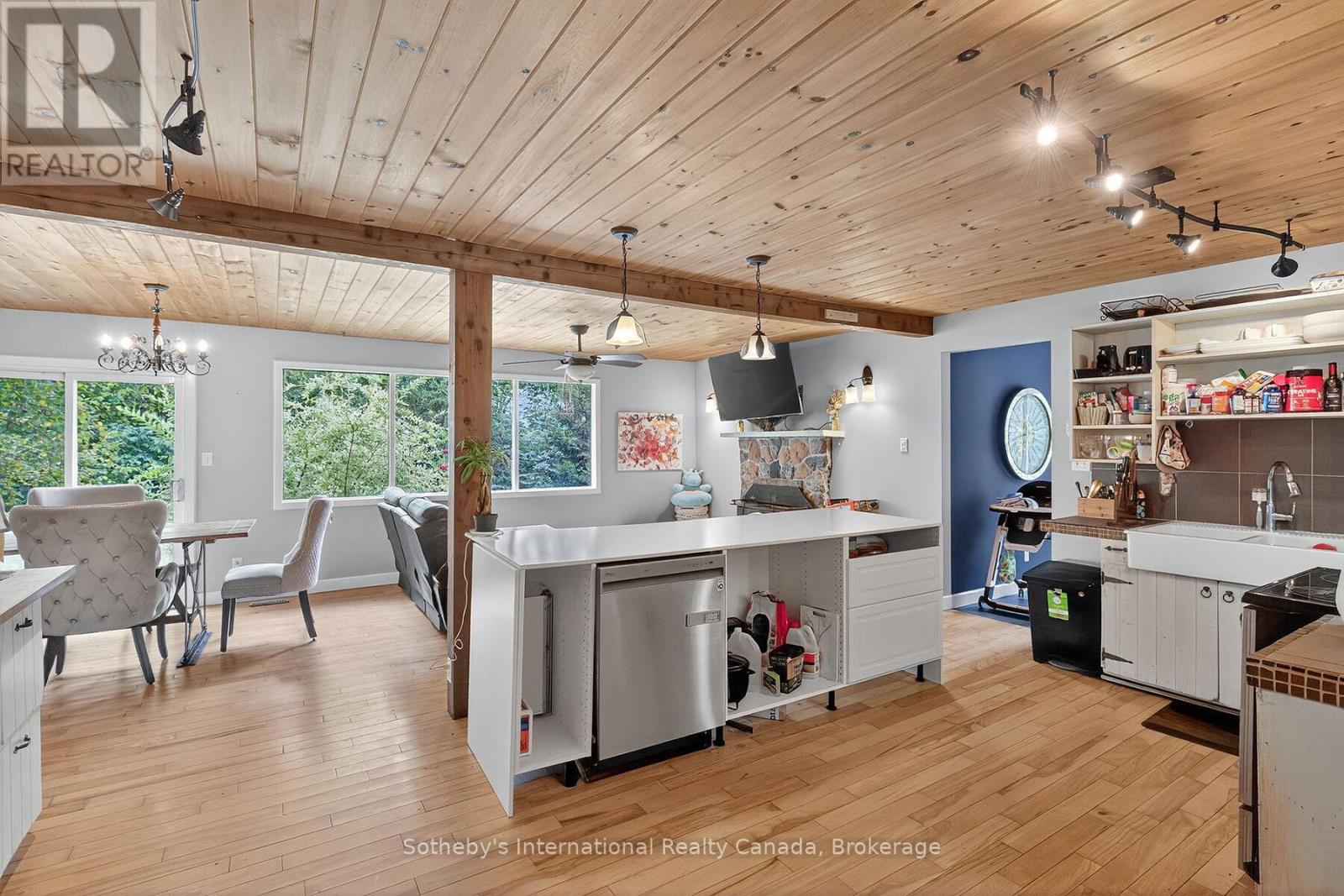 1132 Limberlost Road, Lake Of Bays, Ontario  P1H 2J6 - Photo 21 - X12788304