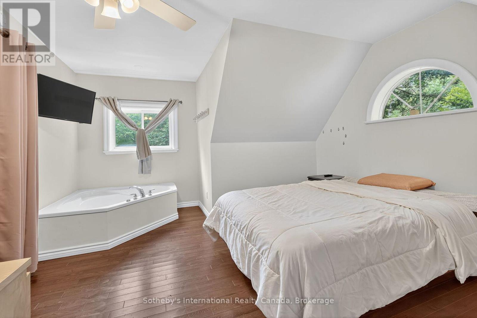 1132 Limberlost Road, Lake Of Bays, Ontario  P1H 2J6 - Photo 34 - X12788304