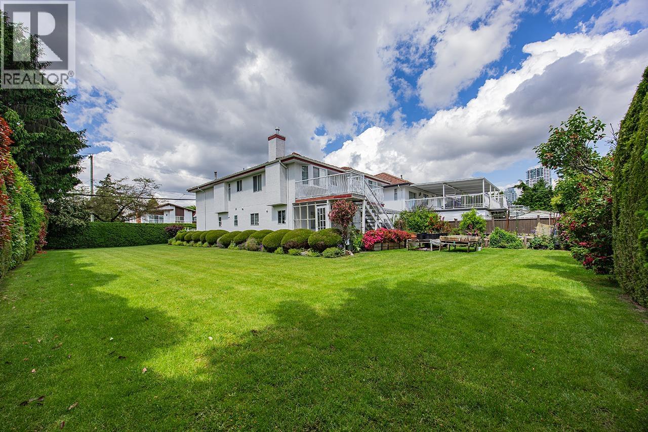 7168 Sussex Avenue, Burnaby, British Columbia  V5J 3V3 - Photo 3 - R3078790