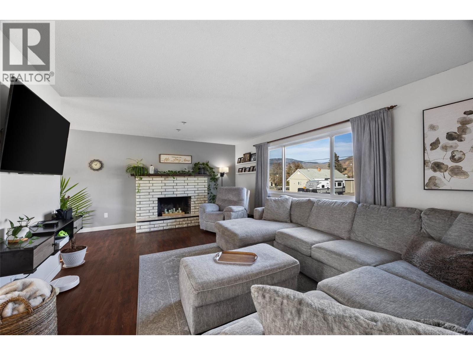 2087 Sunnycrest Avenue, Kamloops, British Columbia  V2B 4L9 - Photo 4 - 10374672