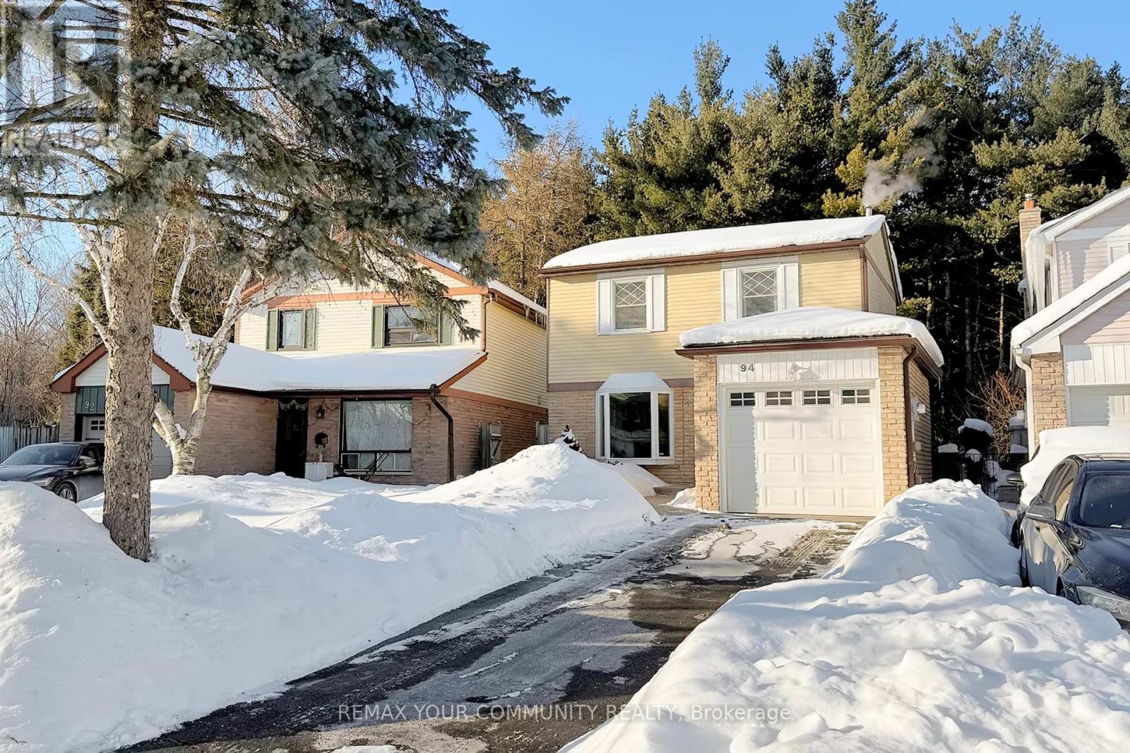 94 Rawling Crescent, Brampton, Ontario  L6Z 1N8 - Photo 2 - W12785568