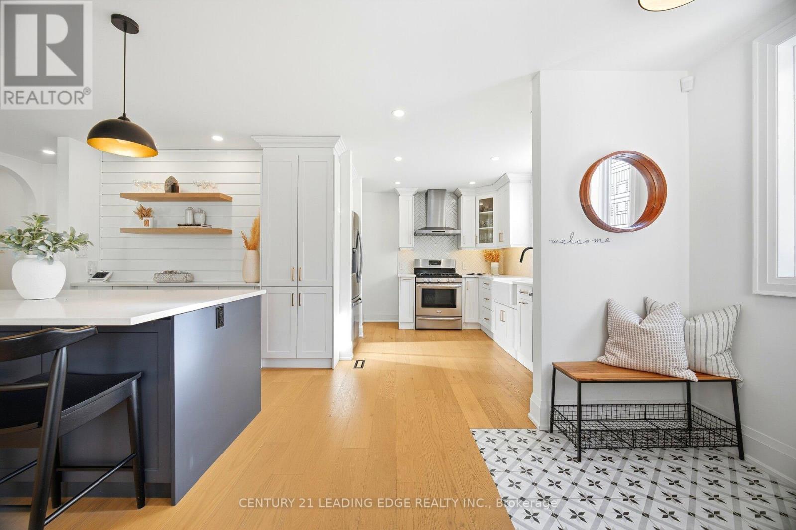 979 Kingsway Drive, Burlington, Ontario  L7T 3J1 - Photo 5 - W12787922