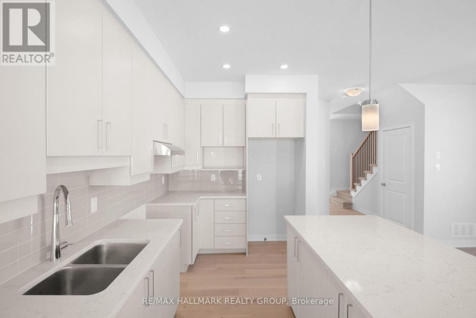 1944 Hawker Private, Ottawa, Ontario  K2M 0M5 - Photo 4 - X12788314