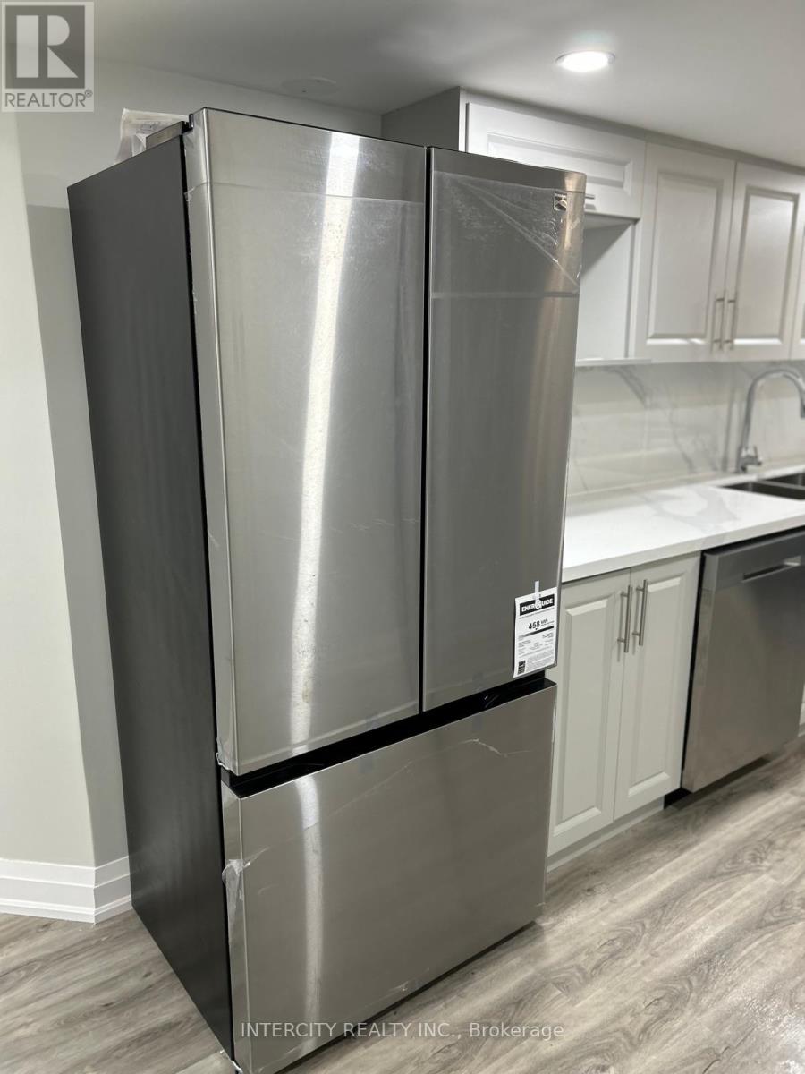 299 Fleetwood Drive, Oshawa, Ontario  L1K 3E8 - Photo 5 - E12787458