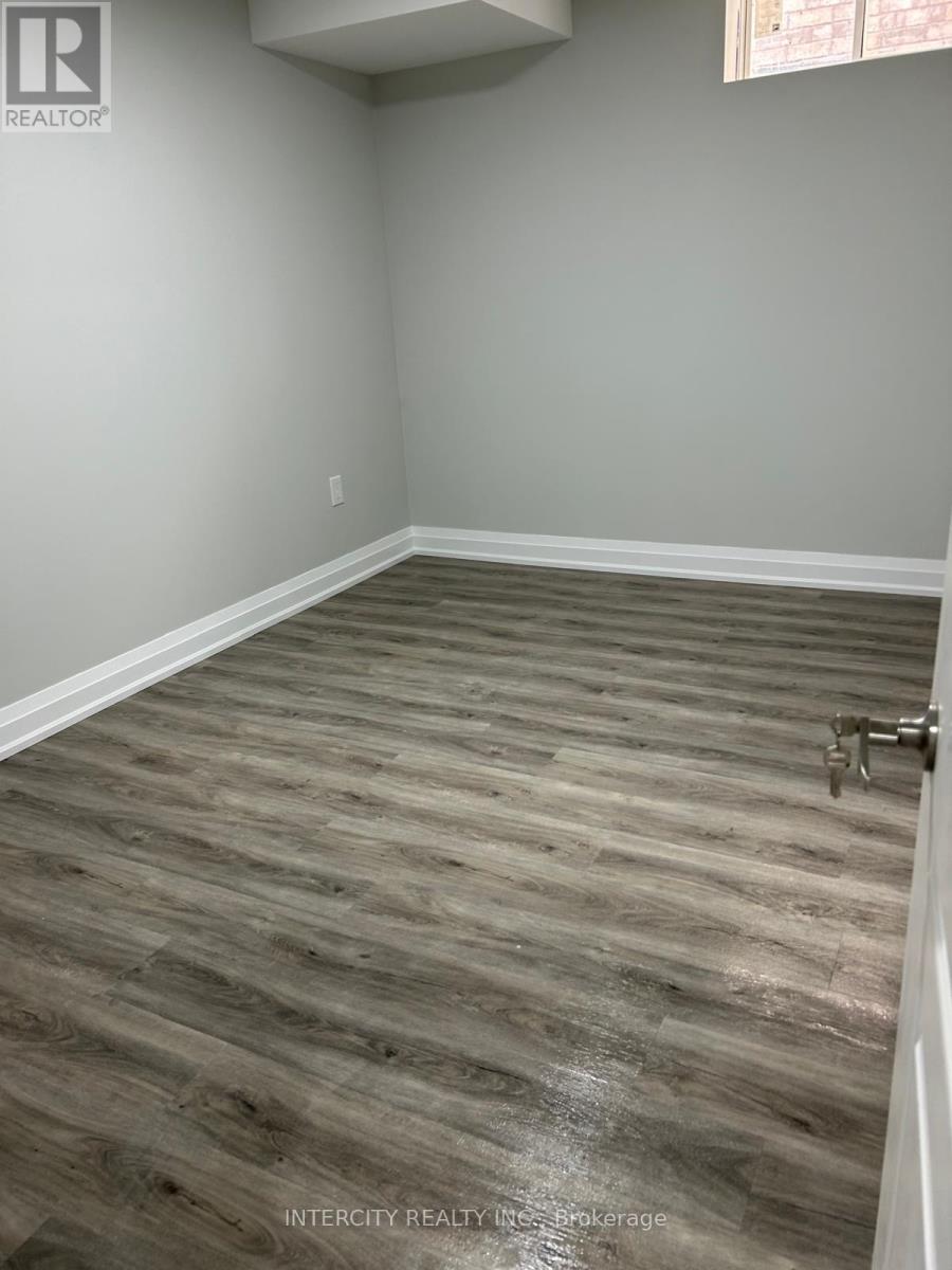 299 Fleetwood Drive, Oshawa, Ontario  L1K 3E8 - Photo 2 - E12787458