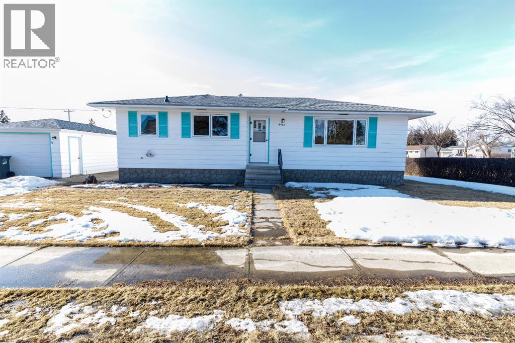 4922 46 Street, Bentley, Alberta  T0C 0J0 - Photo 1 - A2286229