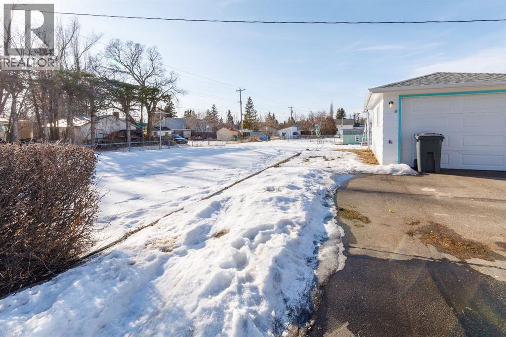 4922 46 Street, Bentley, Alberta  T0C 0J0 - Photo 21 - A2286229