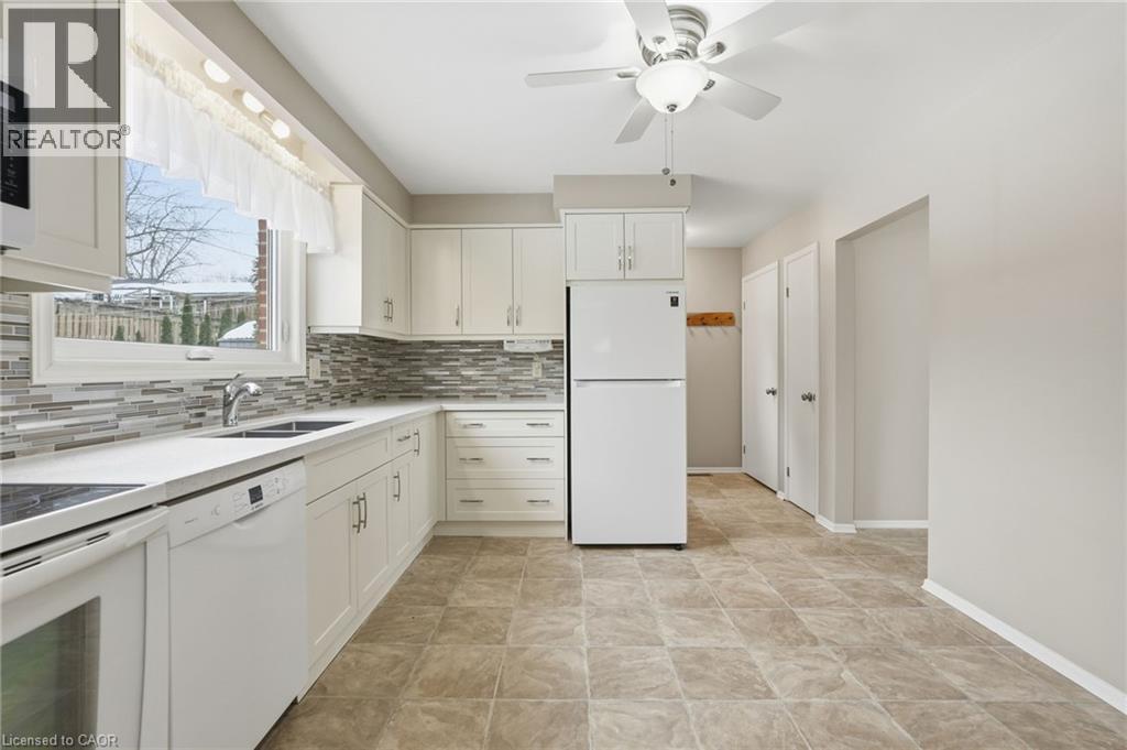 8 Sanctuary Drive, Dundas, Ontario  L9H 3Y8 - Photo 7 - 40805050