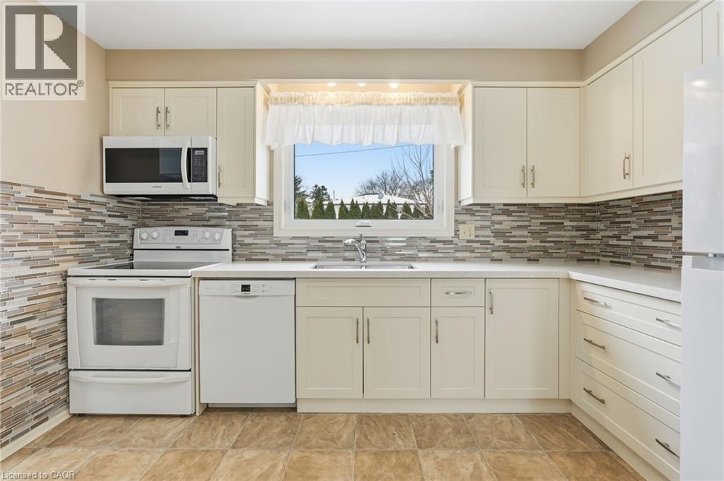 8 Sanctuary Drive, Dundas, Ontario  L9H 3Y8 - Photo 6 - 40805050