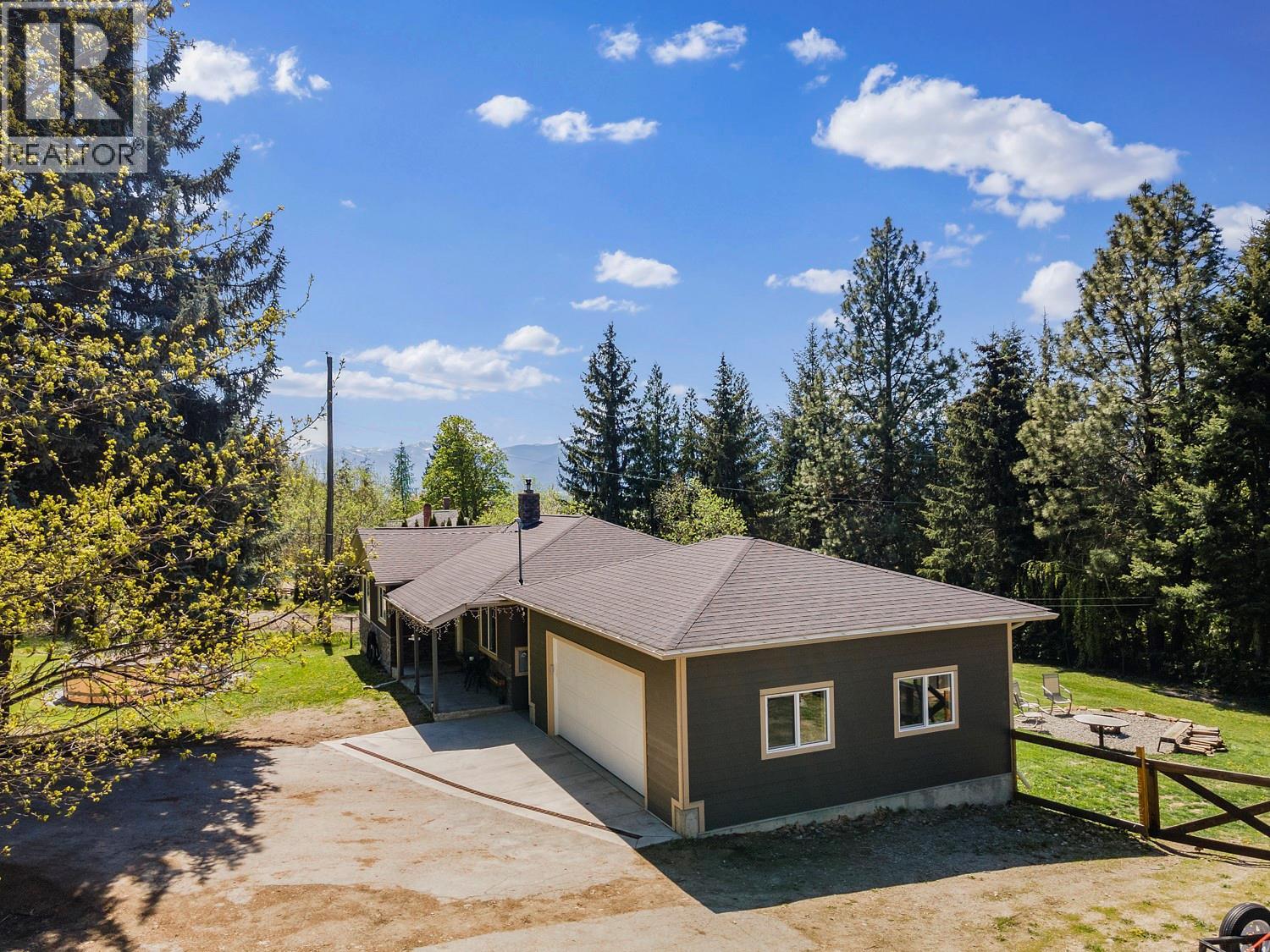 4421 3a Highway, Wynndel, British Columbia  V0B 2N1 - Photo 4 - 10375861