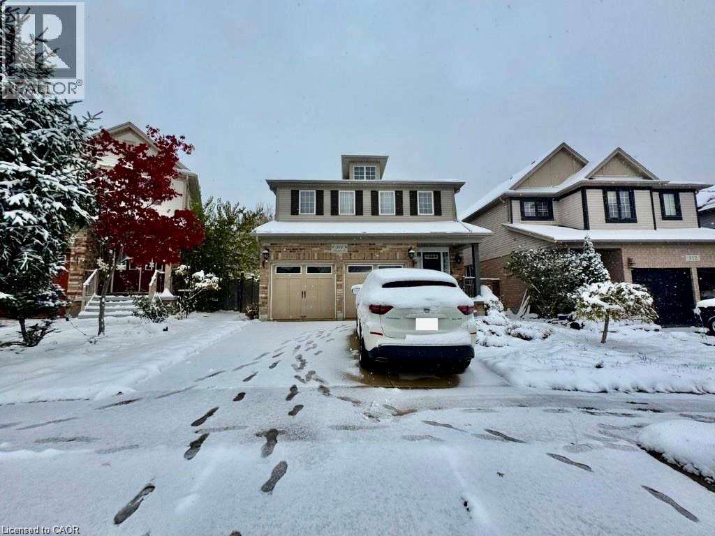 916 Magdalena Court Unit# B, Kitchener, Ontario  N2E 0B3 - Photo 1 - 40804728