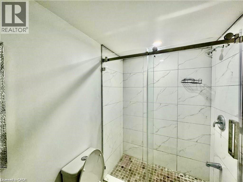 916 Magdalena Court Unit# B, Kitchener, Ontario  N2E 0B3 - Photo 10 - 40804728