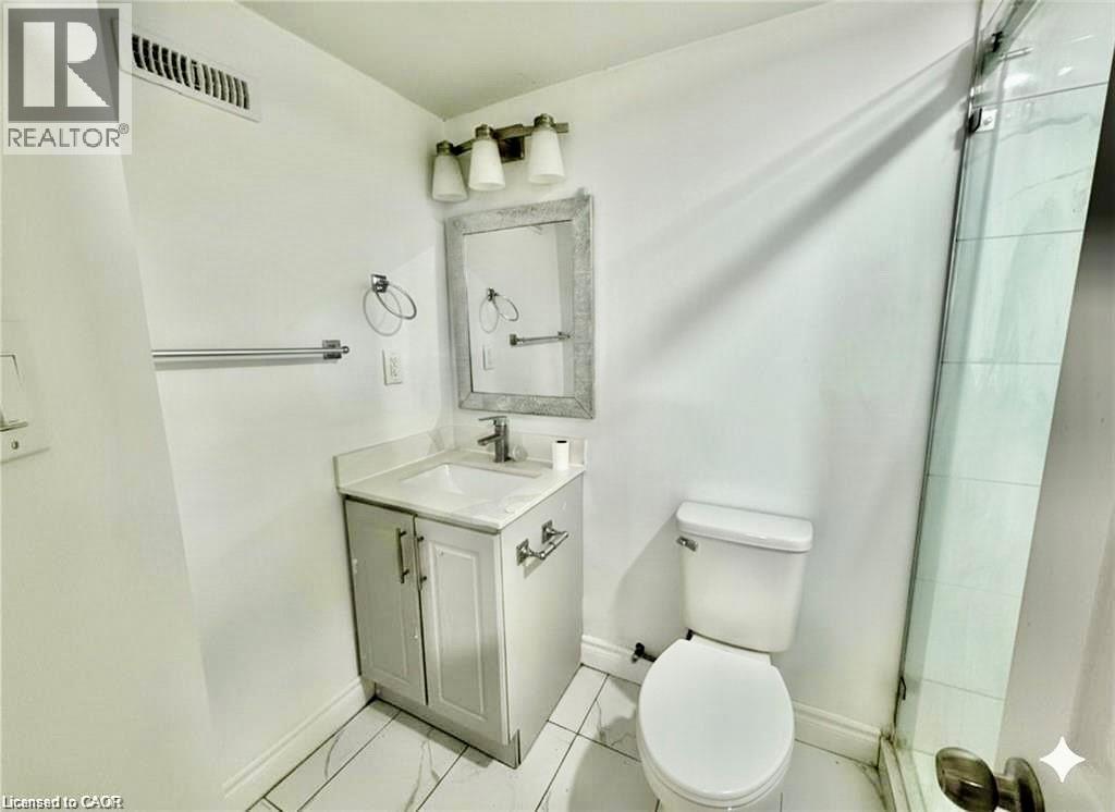 916 Magdalena Court Unit# B, Kitchener, Ontario  N2E 0B3 - Photo 9 - 40804728