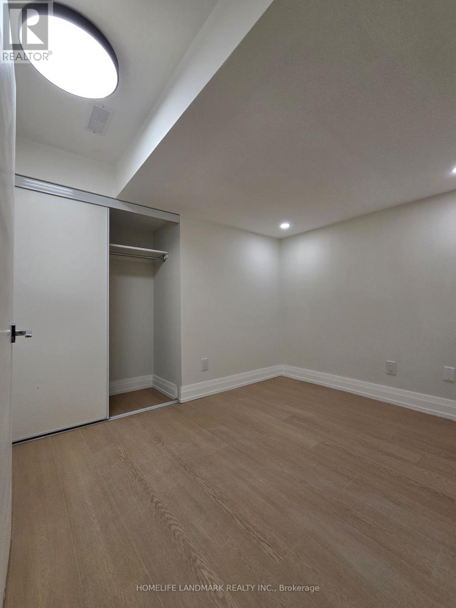 9 Alton Avenue, Toronto, Ontario  M4L 2M3 - Photo 4 - E12788206