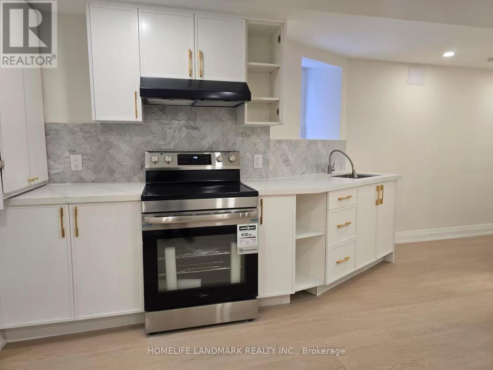 9 Alton Avenue, Toronto, Ontario  M4L 2M3 - Photo 2 - E12788206