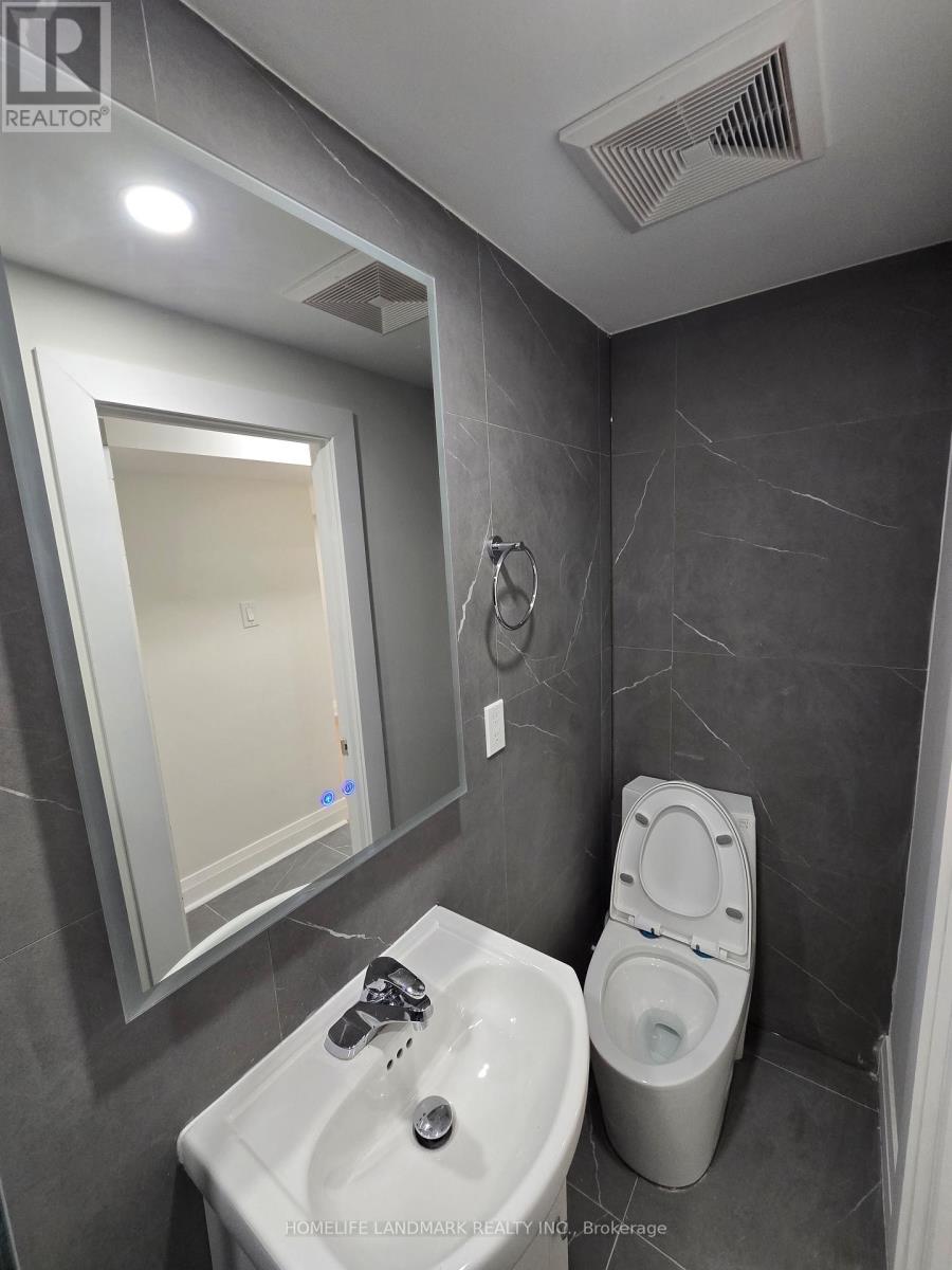 9 Alton Avenue, Toronto, Ontario  M4L 2M3 - Photo 8 - E12788206