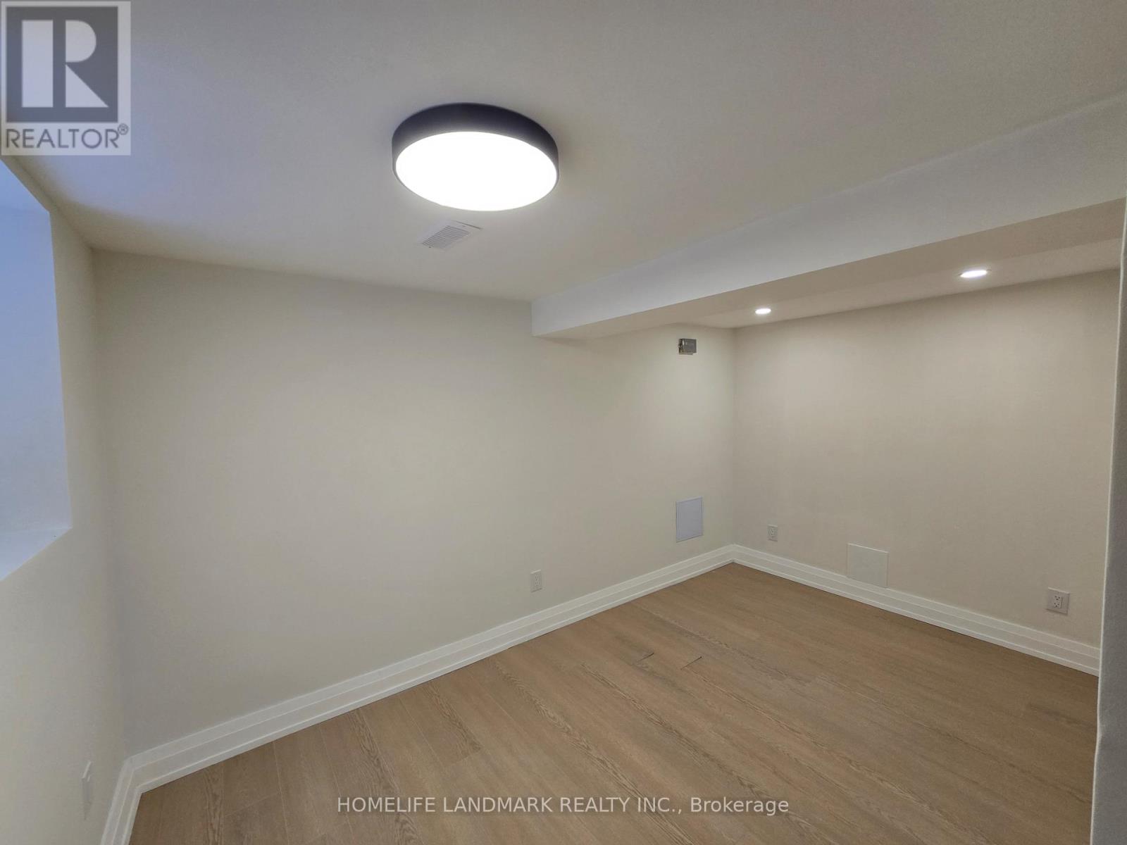 9 Alton Avenue, Toronto, Ontario  M4L 2M3 - Photo 6 - E12788206