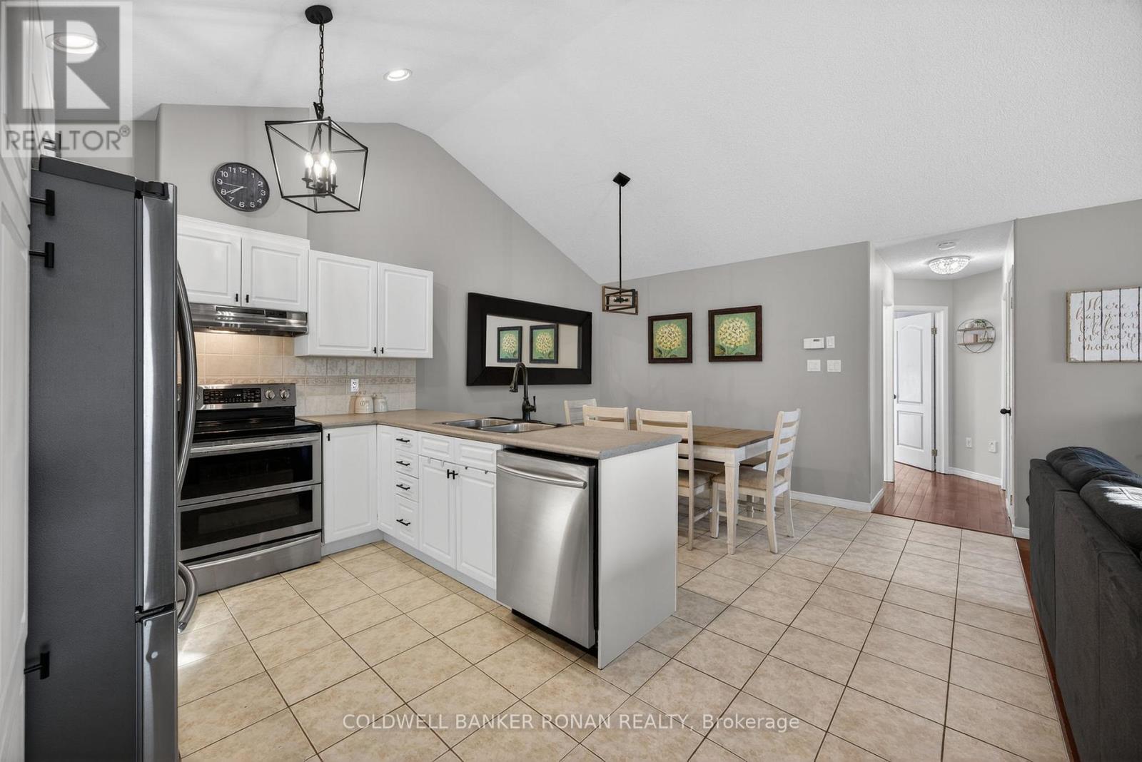 57 Cowan Avenue, New Tecumseth, Ontario  L9R 2E1 - Photo 6 - N12788260