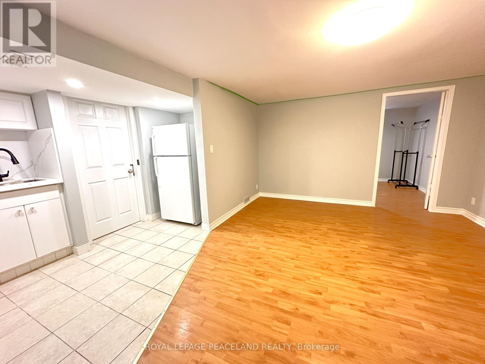 423 Osiris Drive, Richmond Hill, Ontario  L4C 2R1 - Photo 9 - N12788266