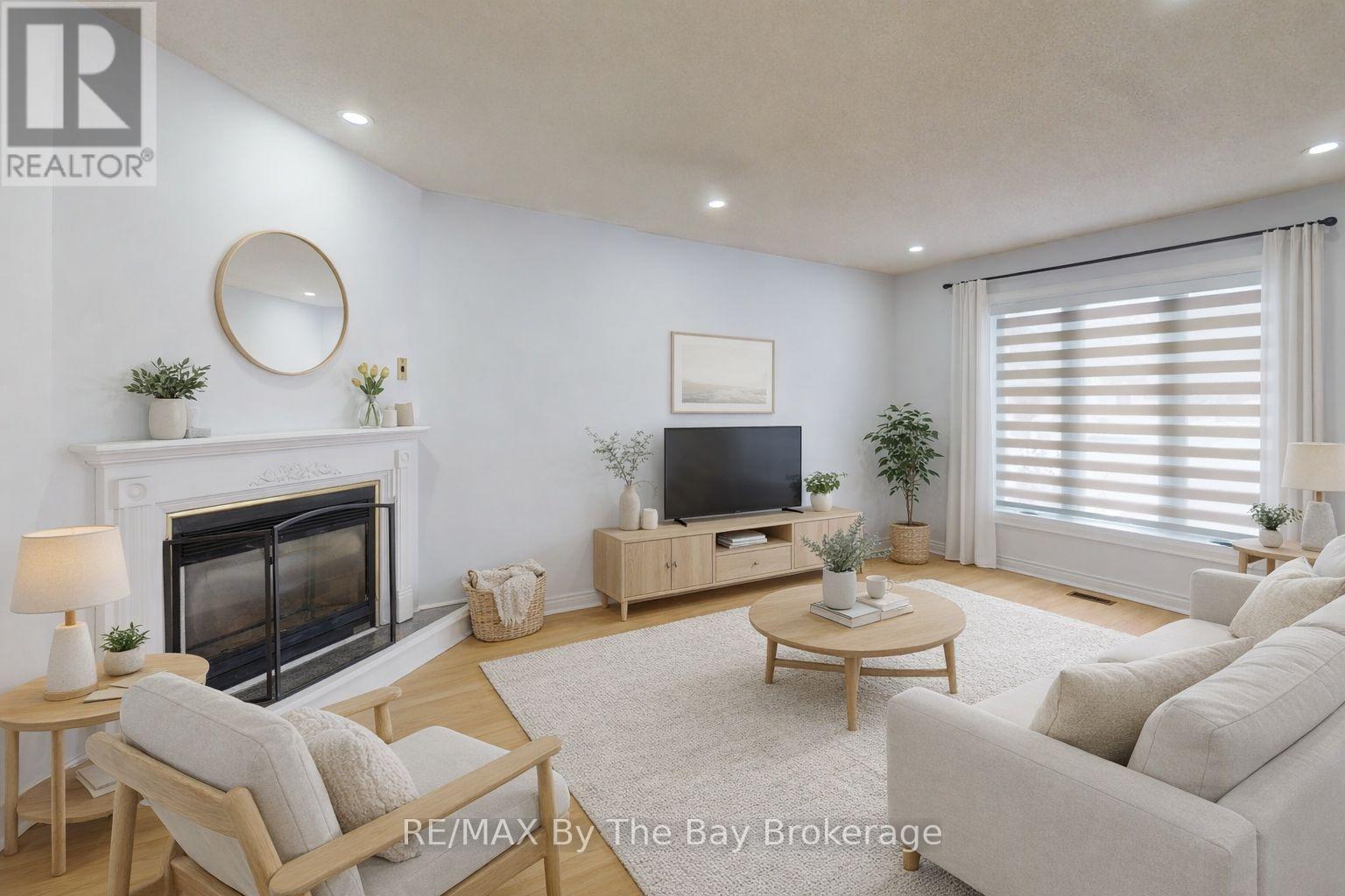 9 (Upper) Myrtle Lynn Place, Wasaga Beach, Ontario  L9Z 1E2 - Photo 5 - S12611950