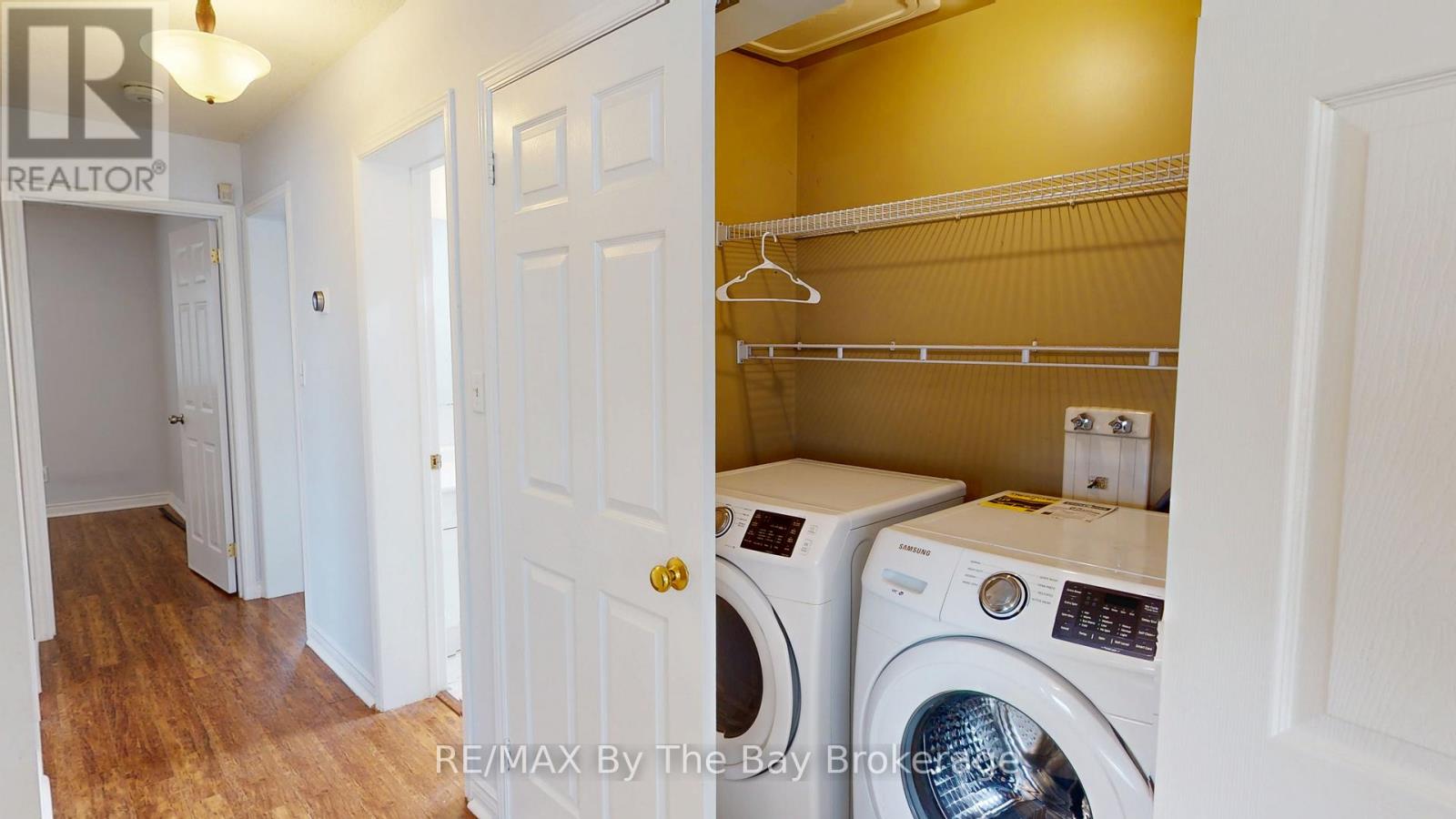 9 (Upper) Myrtle Lynn Place, Wasaga Beach, Ontario  L9Z 1E2 - Photo 11 - S12611950