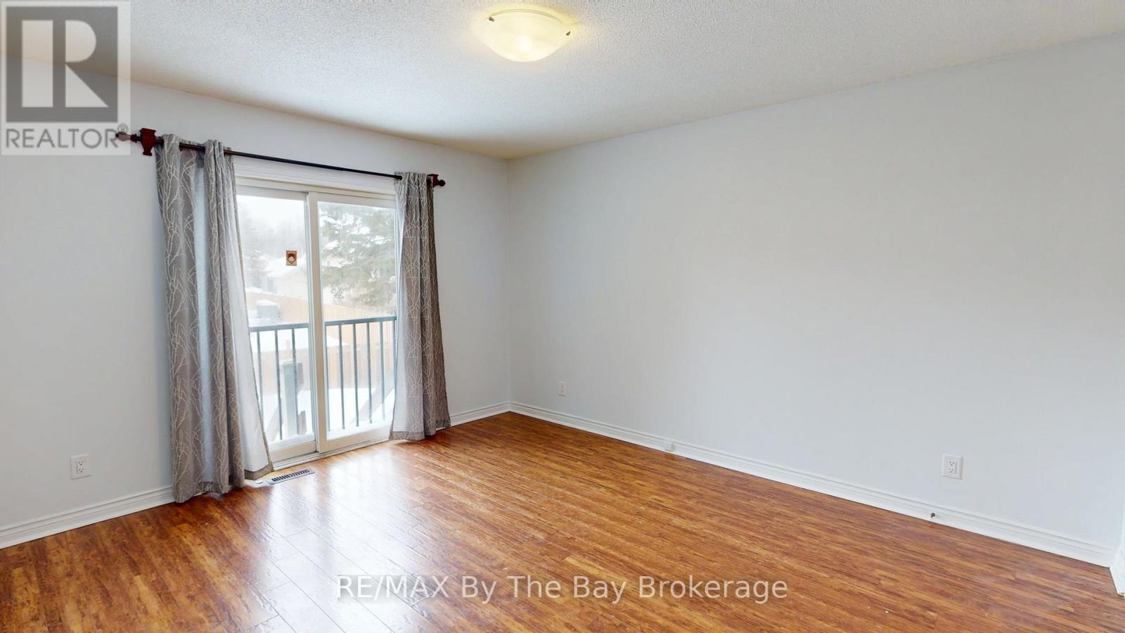 9 (Upper) Myrtle Lynn Place, Wasaga Beach, Ontario  L9Z 1E2 - Photo 16 - S12611950