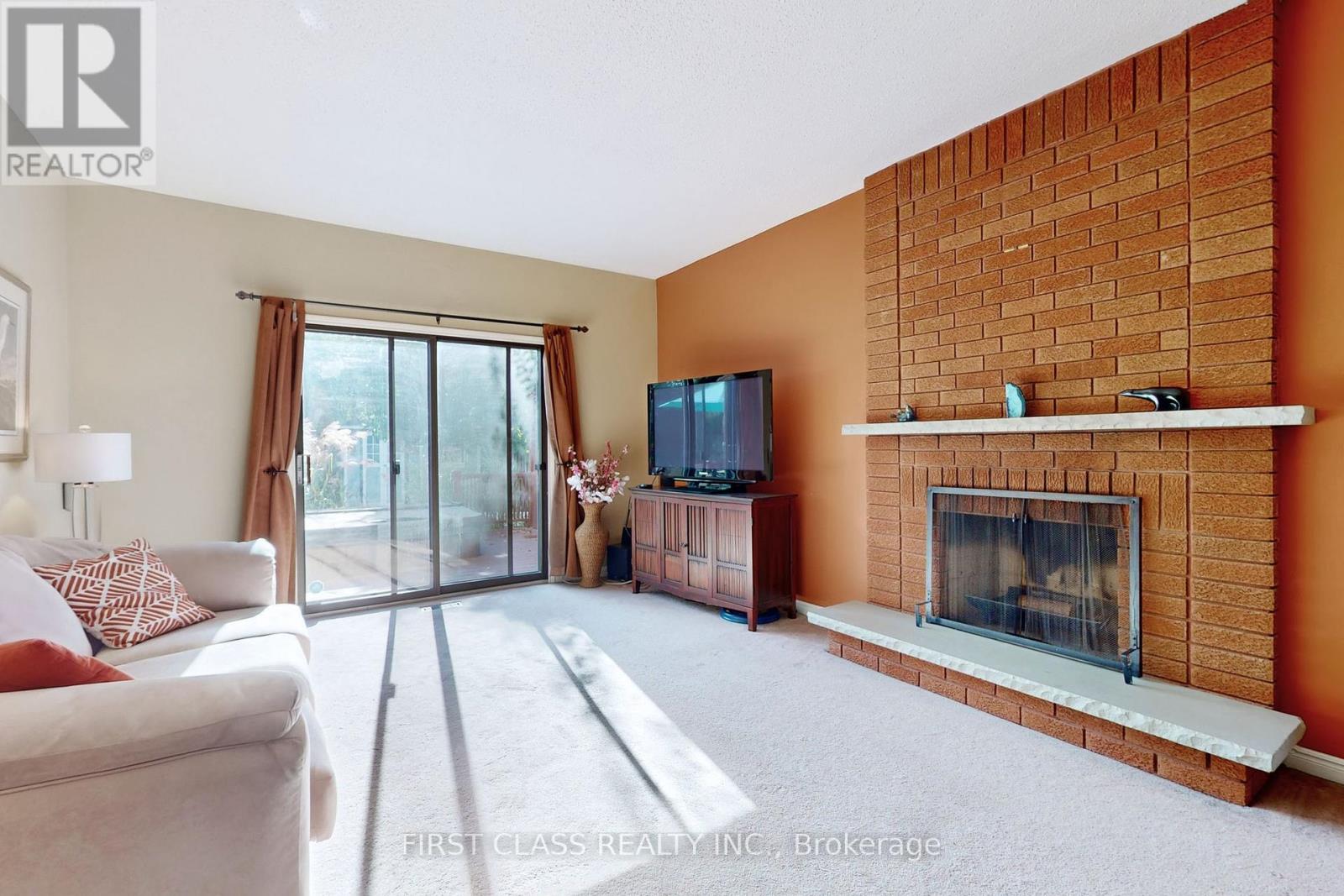 7 Kenpark Avenue, Brampton, Ontario  L6Z 3P4 - Photo 4 - W12788254