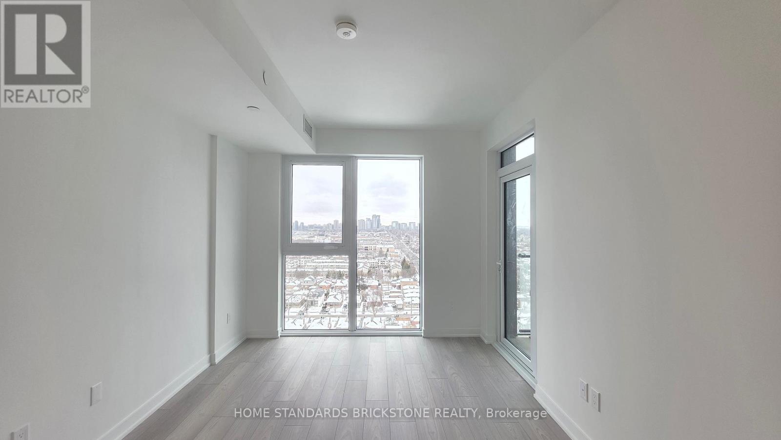 1510 - 1007 The Queensway, Toronto, Ontario  M8Z 0H4 - Photo 4 - W12788272