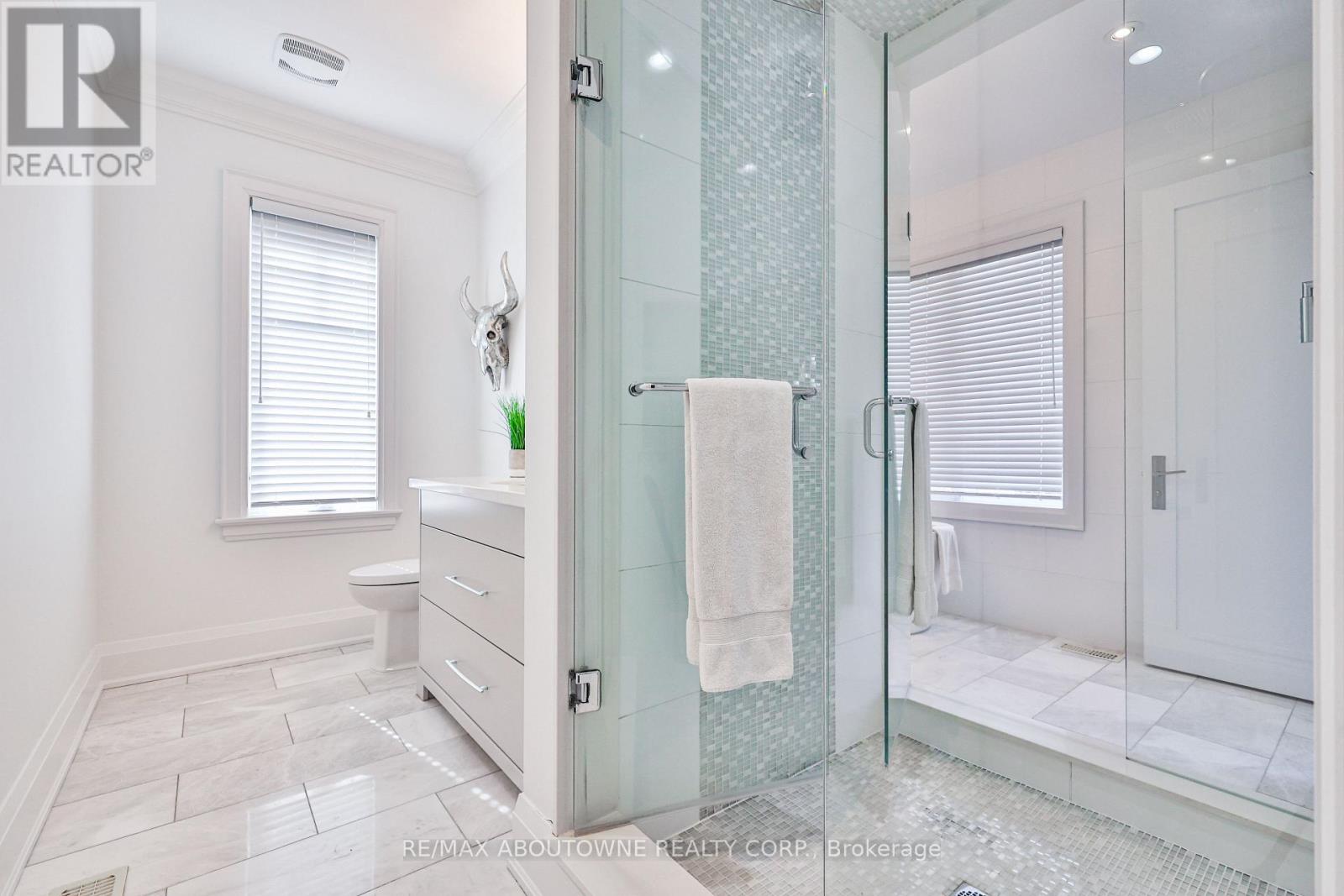 283 Jennings Crescent, Oakville, Ontario  L6L 1W3 - Photo 19 - W12788288