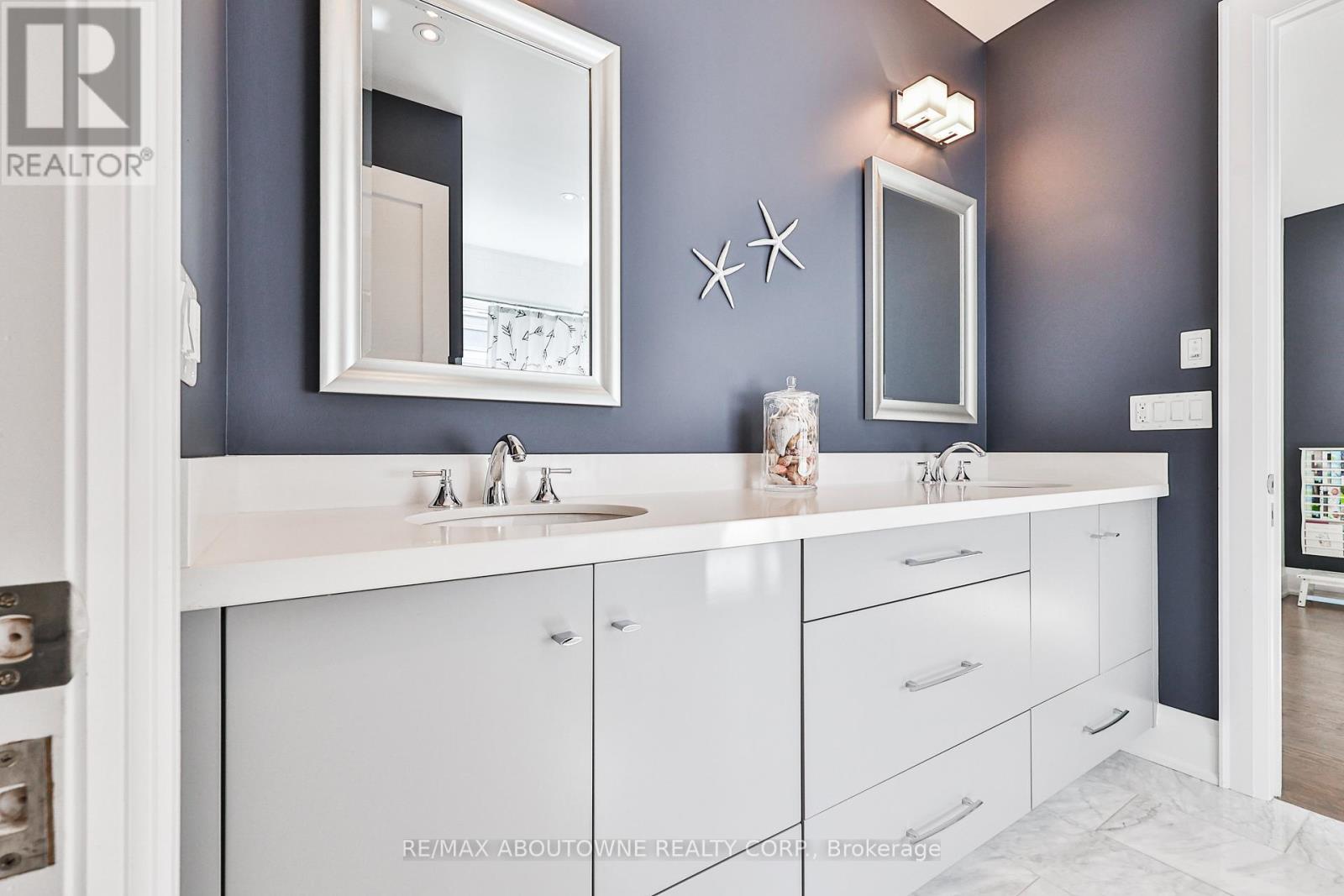 283 Jennings Crescent, Oakville, Ontario  L6L 1W3 - Photo 21 - W12788288