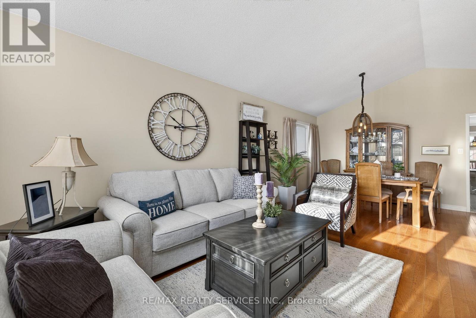 64 Gardenia Way, Caledon, Ontario  L7C 1A8 - Photo 6 - W12788310