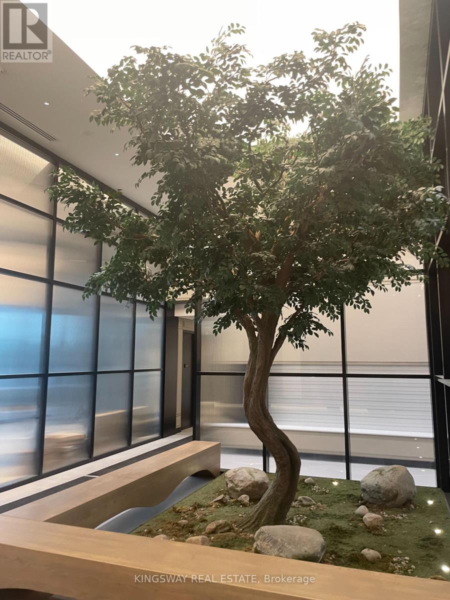 1002 - 3220 William Coltson Avenue, Oakville, Ontario  L6H 7W6 - Photo 5 - W12788318