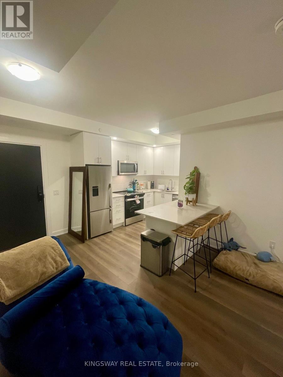 1002 - 3220 William Coltson Avenue, Oakville, Ontario  L6H 7W6 - Photo 8 - W12788318